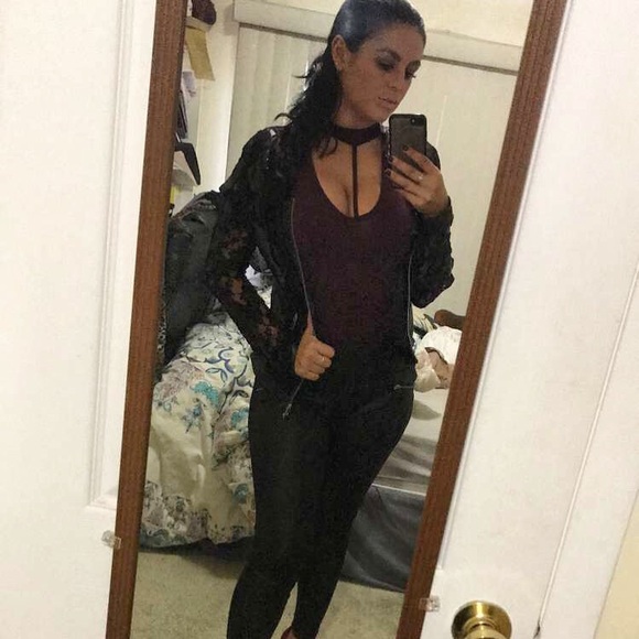 MEET YOUR SELLER! 💁🏻👠👗🎀 - Picture 2 of 4